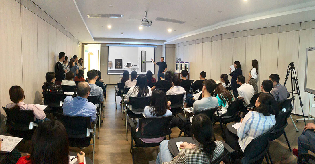 亚太天能指纹锁新品发布会